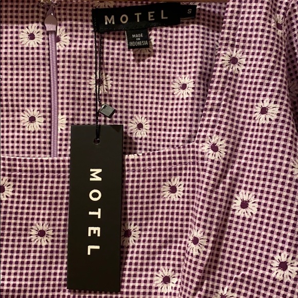 Dolls Kill Motel Lavender Daisy Field Wretta Mini Dress in Purple Ditsy Florals - Picture 8 of 9